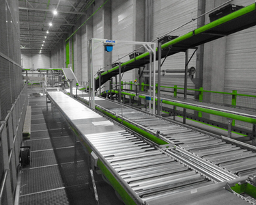 APACHE conveyor checker in einer Halle