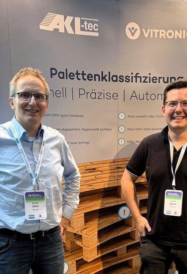 Auf dem Paletten-Symposium präsentierten sich AKL-tec und VITRONIC an einem gemeinsamen Stand