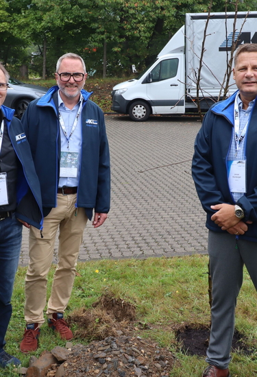 Ein Partnerbaum ist ein Symbol für gewachsene Beziehungen, gemeinsame Werte und nachhaltiges Vertrauen.