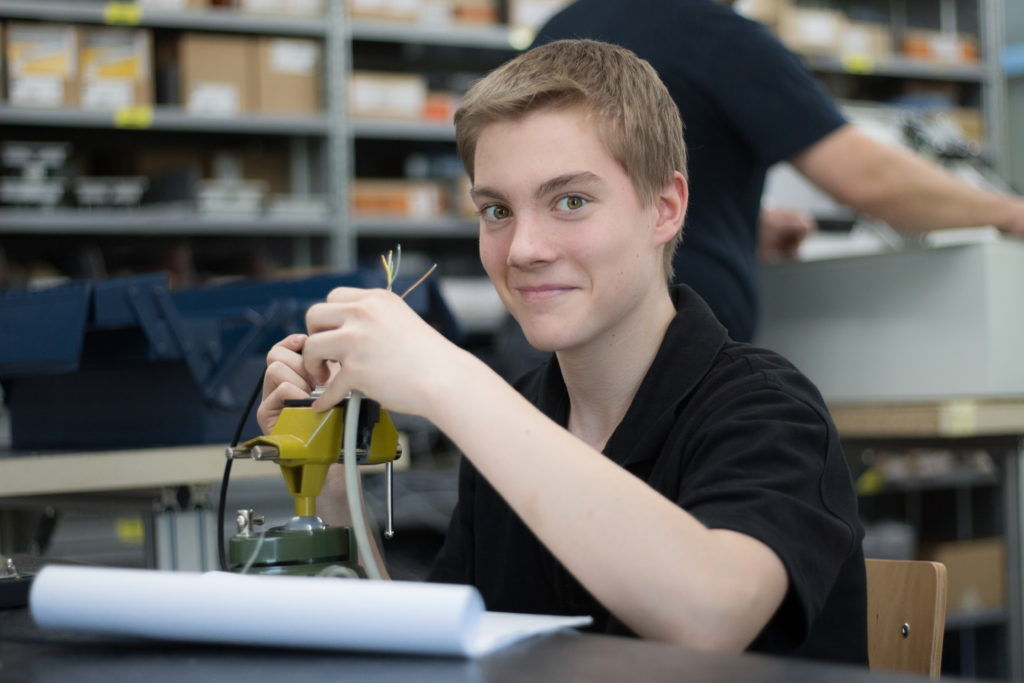 Ausbildung als Elektroniker/in für Betriebstechnik | AKL-tec